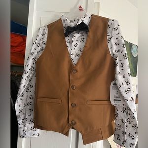Boy’s Medium 4 Piece Tux
